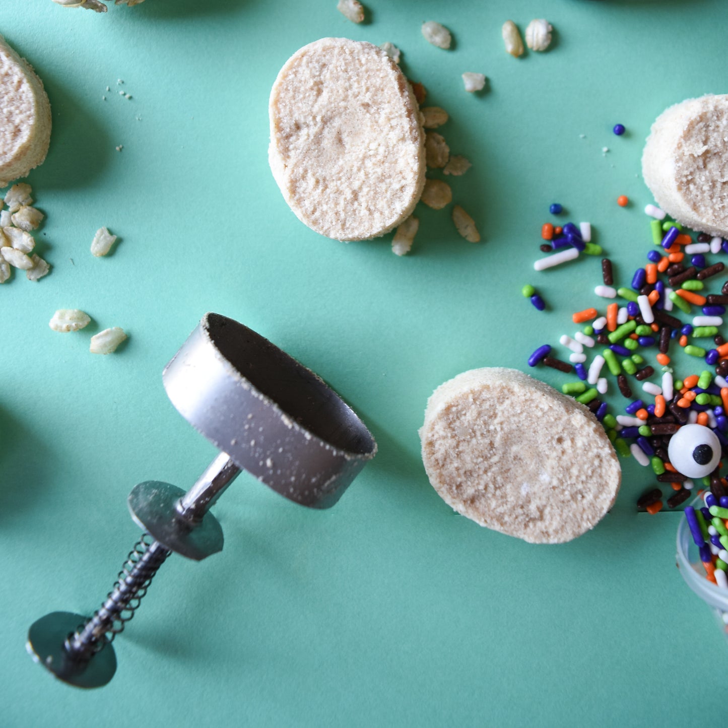 Durable and easy-to-use polvoron mold for perfect cookie shapes every time