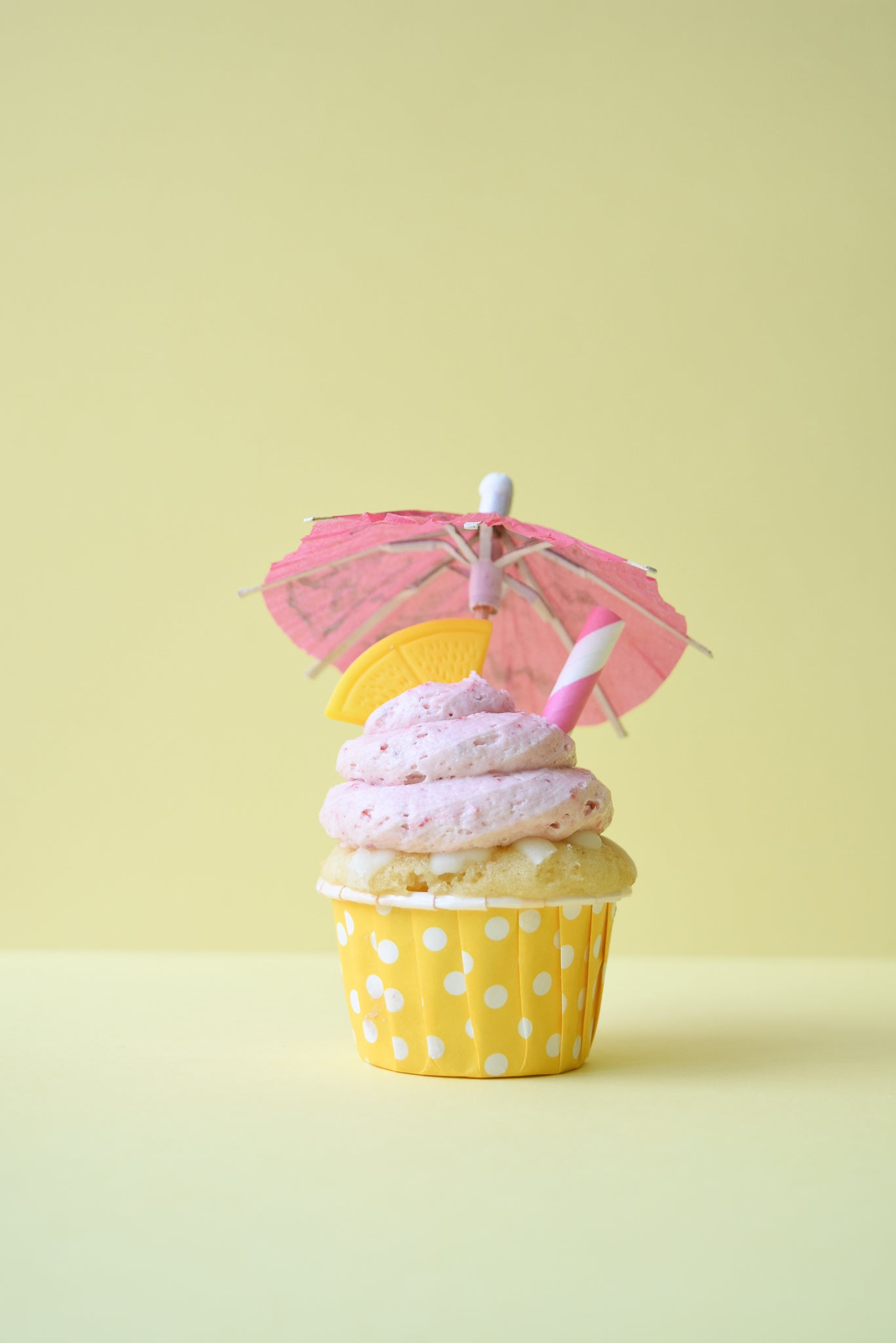 Cupcake kits freshly baked and ready to decorate. Comes with everything you need.